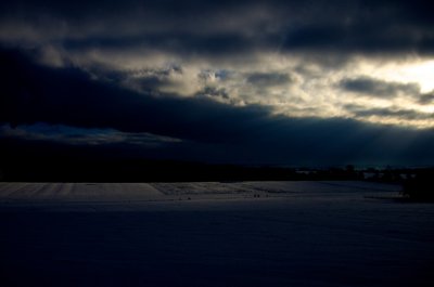 Une fenêtre dans la nuit_5271321217_l.jpg